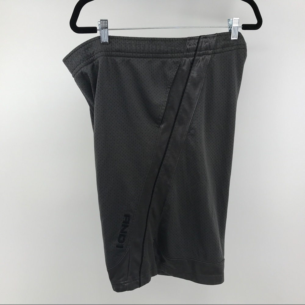 AND1  Mens Gray Athletic Basketball Shorts‎ Size Med With Pockets